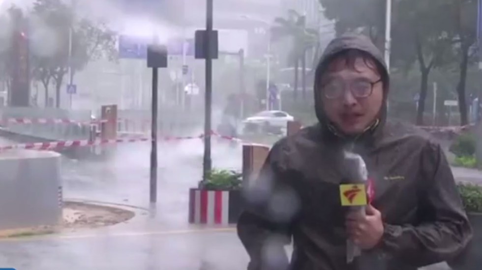 video reportero china tifon se salva