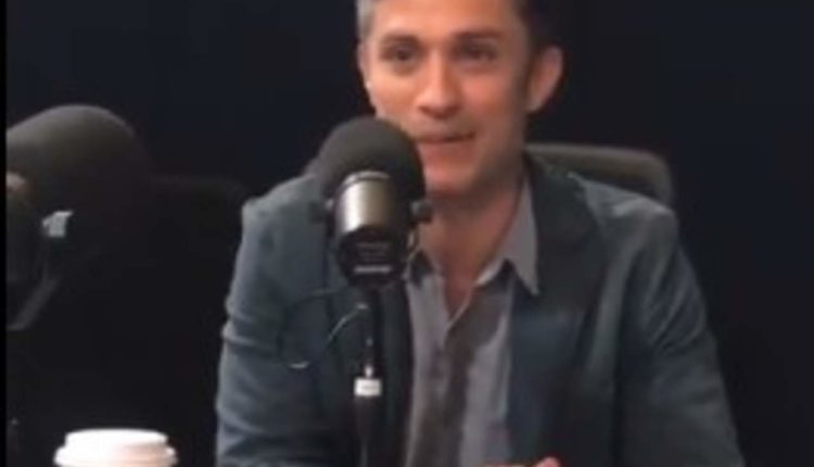 Gael García cantando japonés