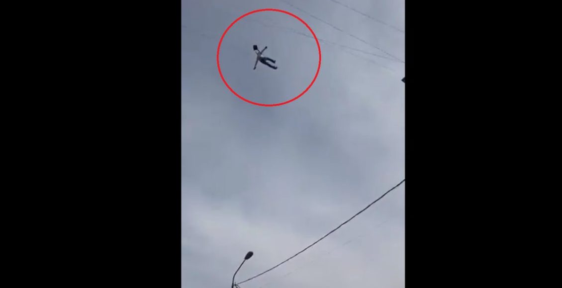 hombre cae del cielo