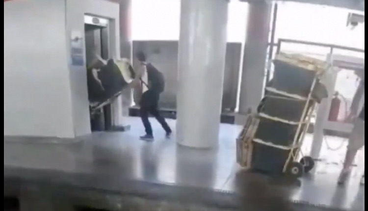 vagoneros usan elevador exclusivo del metro
