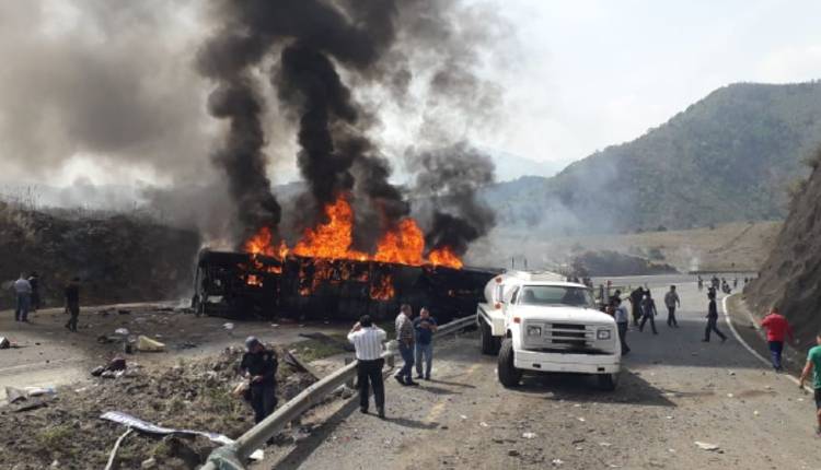 Reportan accidente en autopista Puebla-Orizaba, hay más de 10 muertos. Noticias en tiempo real