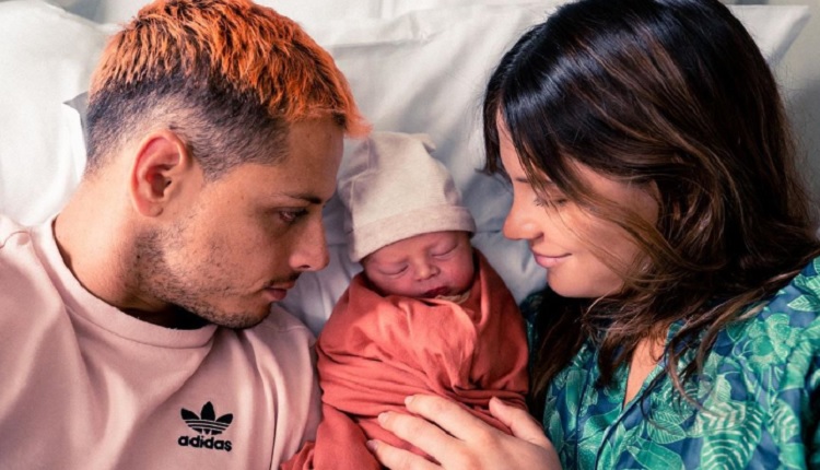 ‘Chicharito’ Hernández presenta a su hijo Noah. Noticias en tiempo real