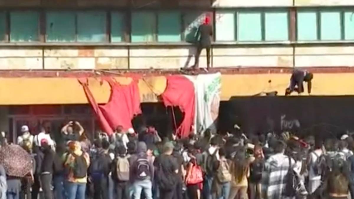 unam bandera rectoría