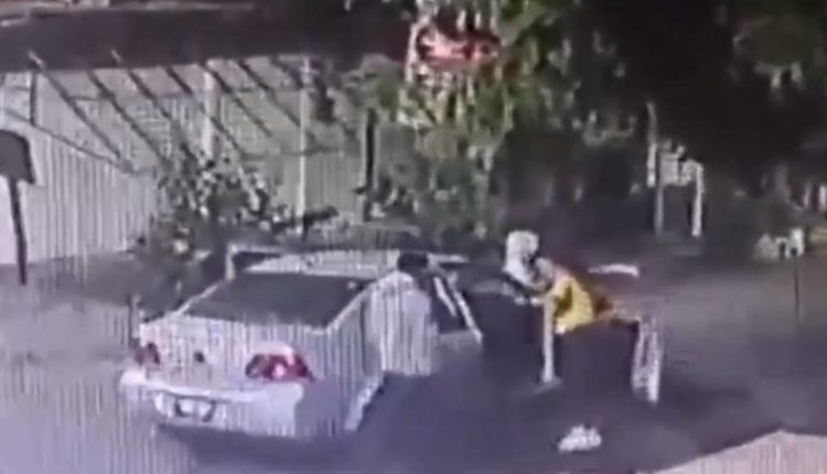 hombre agrede a mujer