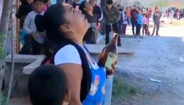 mujer caguama suicida