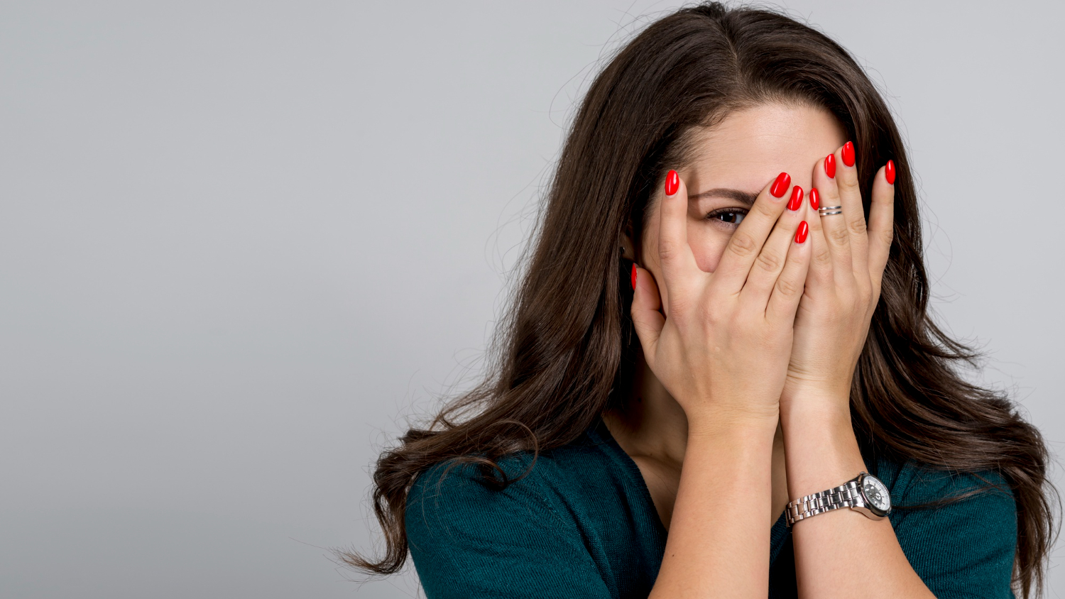 Si tus uñas de gel duran poco, hay unos cambios que debes hacer en tu rutina