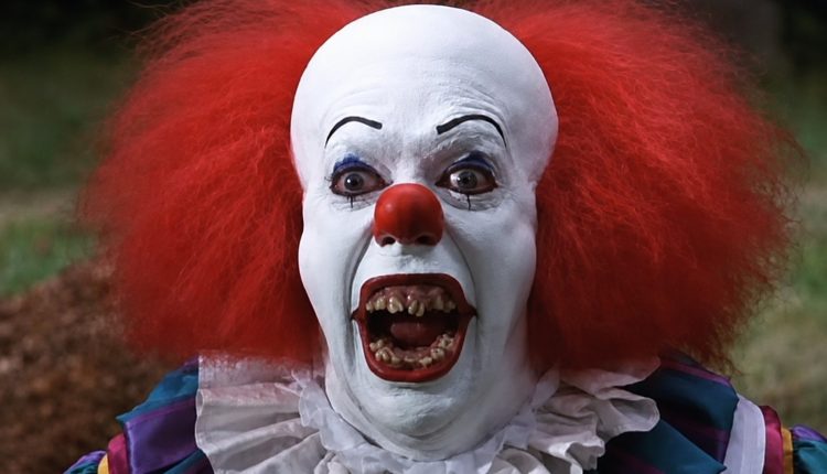 Tim Curry muere a los 80 años; Hollywood despide a un actor de culto