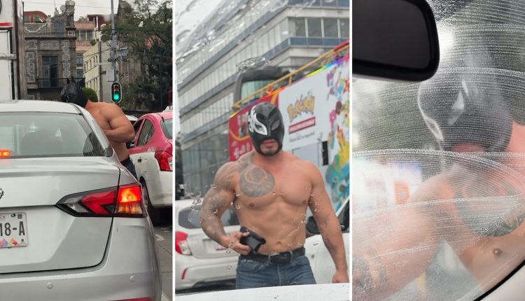 Con máscara negra y pantalón de mezclilla, el hombre ofrecía limpieza de parabrisas en CDMX.